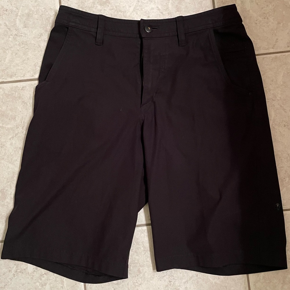 Lululemon Mens Black Button Shorts Size 30